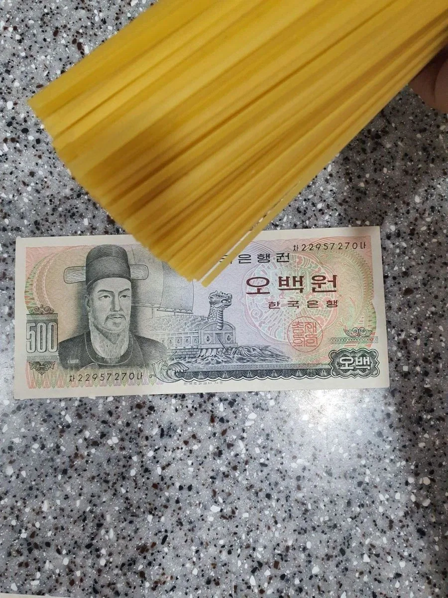 스파게티면은 500원 크기 정도면 충분합니다