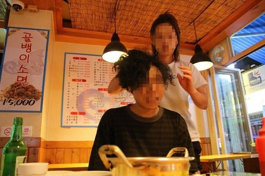 술마시는데 어떤 여자가 자꾸 같이 마시자는 이유가 - 이미지 2