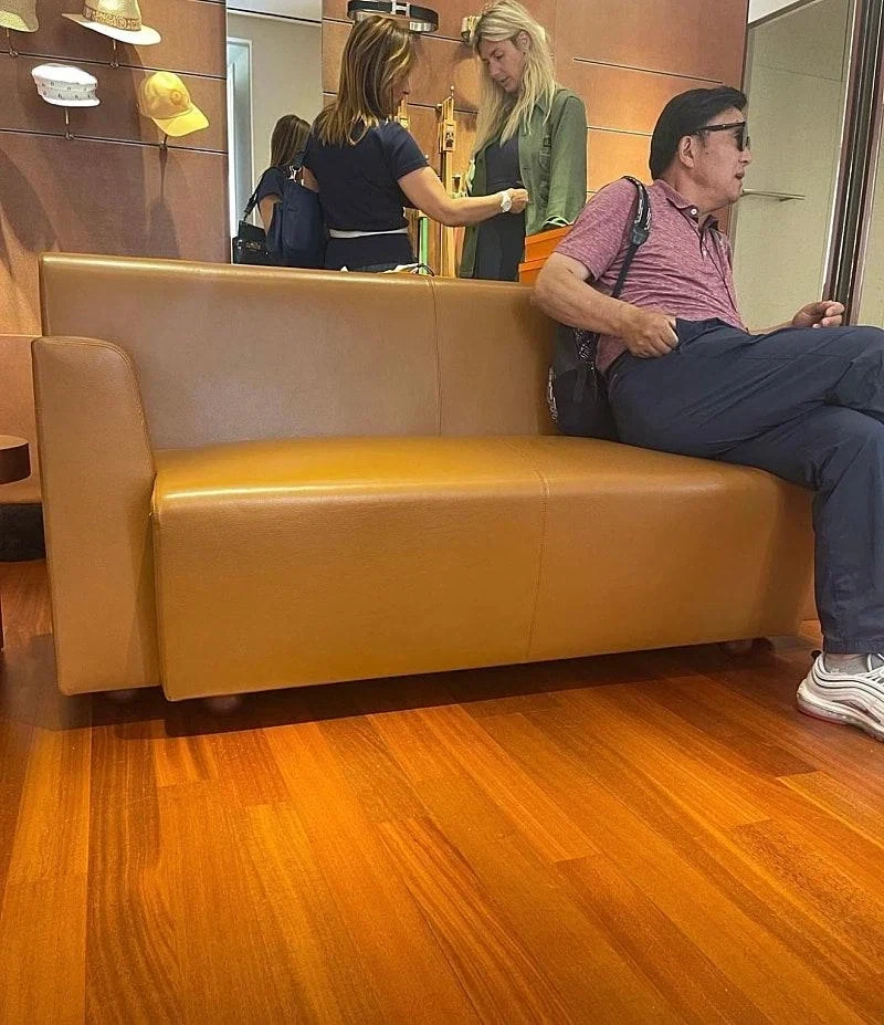 에르메스 매장의 남편들 - 이미지 7