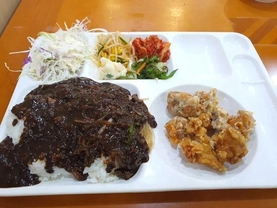 호불호 갈리는 7000원 무한리필 식당.jpg - 이미지 2