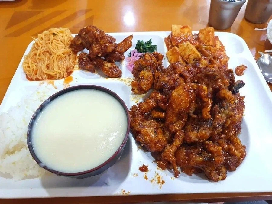 호불호 갈리는 7000원 무한리필 식당.jpg - 이미지 3
