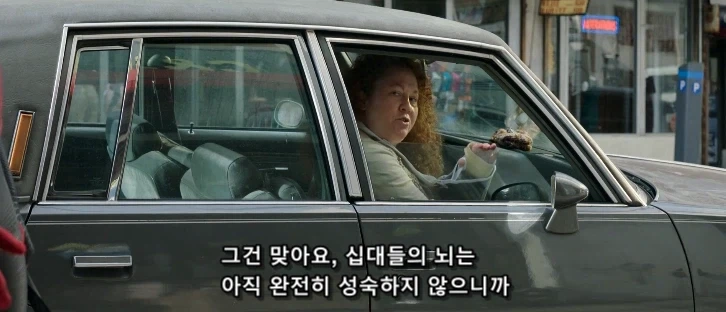 스파이더맨의 정체가 알려진 뒤 피터가 겪은 일들 - 이미지 14