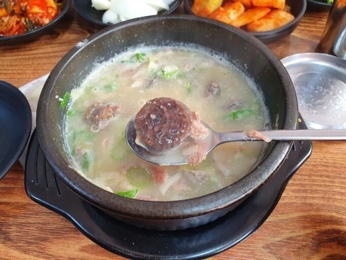 개싸움을 부르는 순대국밥 2탑
