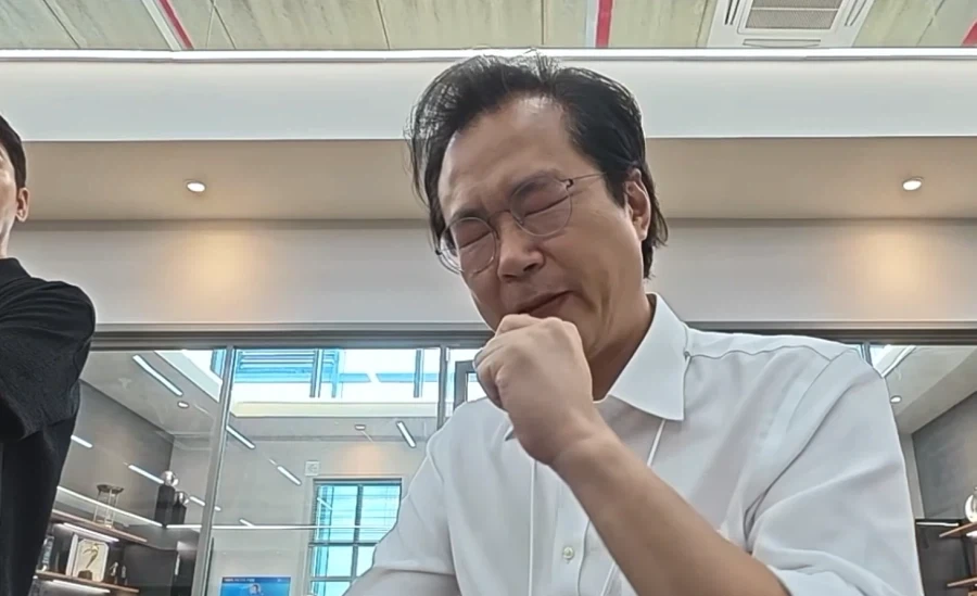 이젠 얼굴만 봐도 웃기네 - 이미지 3