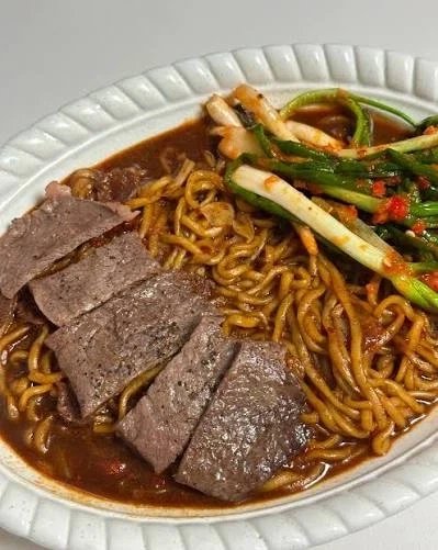 소고기와 짜파게티가 만났다
