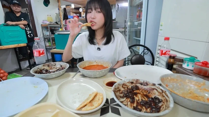 강릉 55년 중국집가서 먹방한 쯔양.jpg - 이미지 43