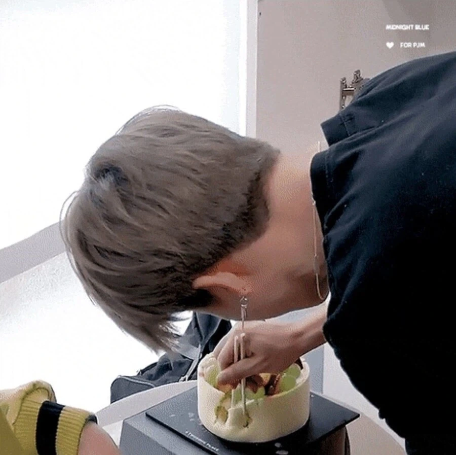 서양인들이 진짜라고 생각하면 어쩌나 싶은 한국 관련 밈.png - 이미지 2