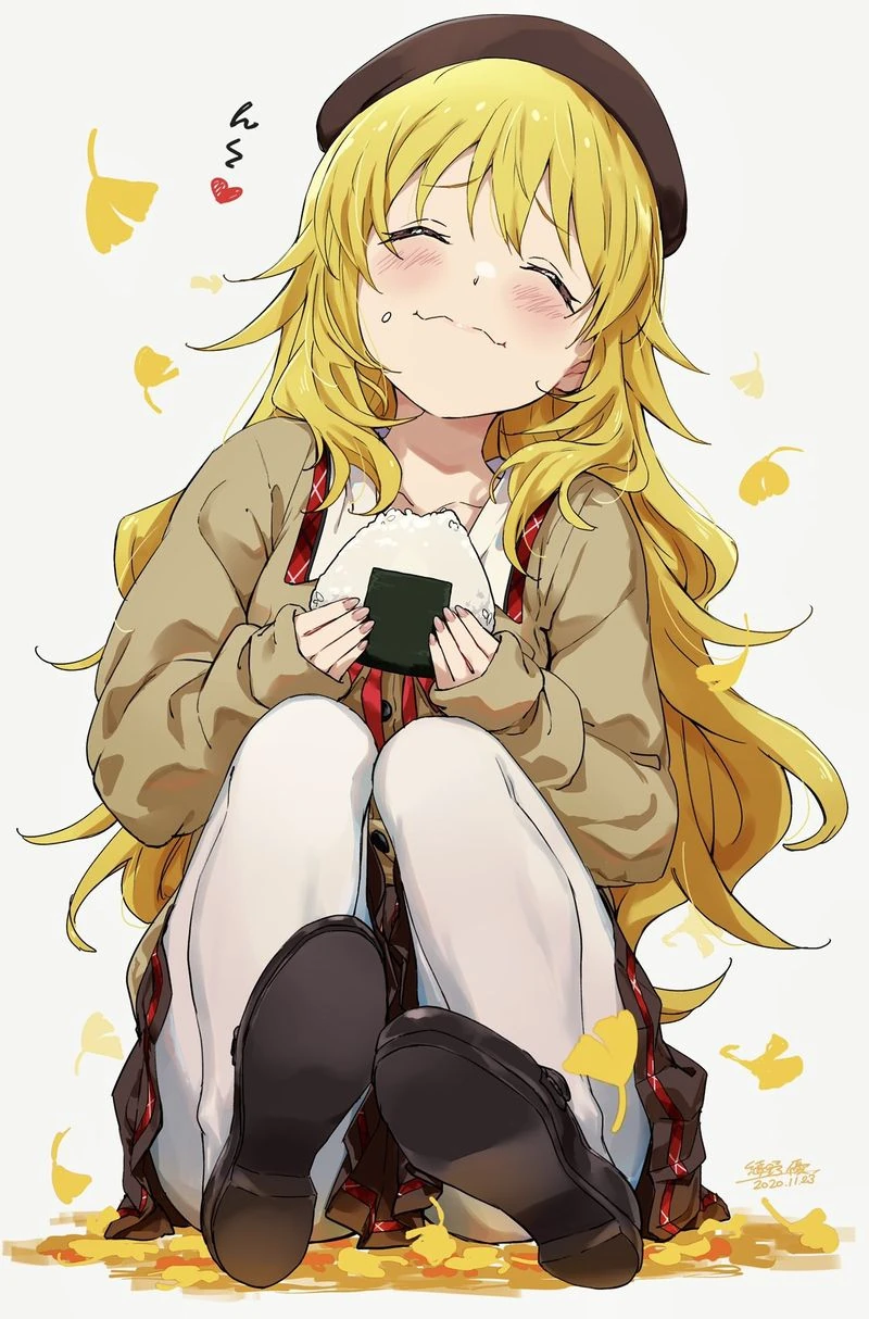 @) 주먹밥 먹는 미키
