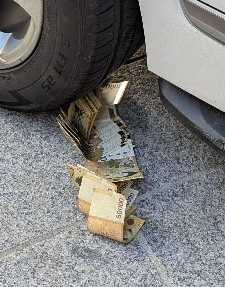 모르는 할아버지에게 돈 주워드림.jpg - 이미지 2