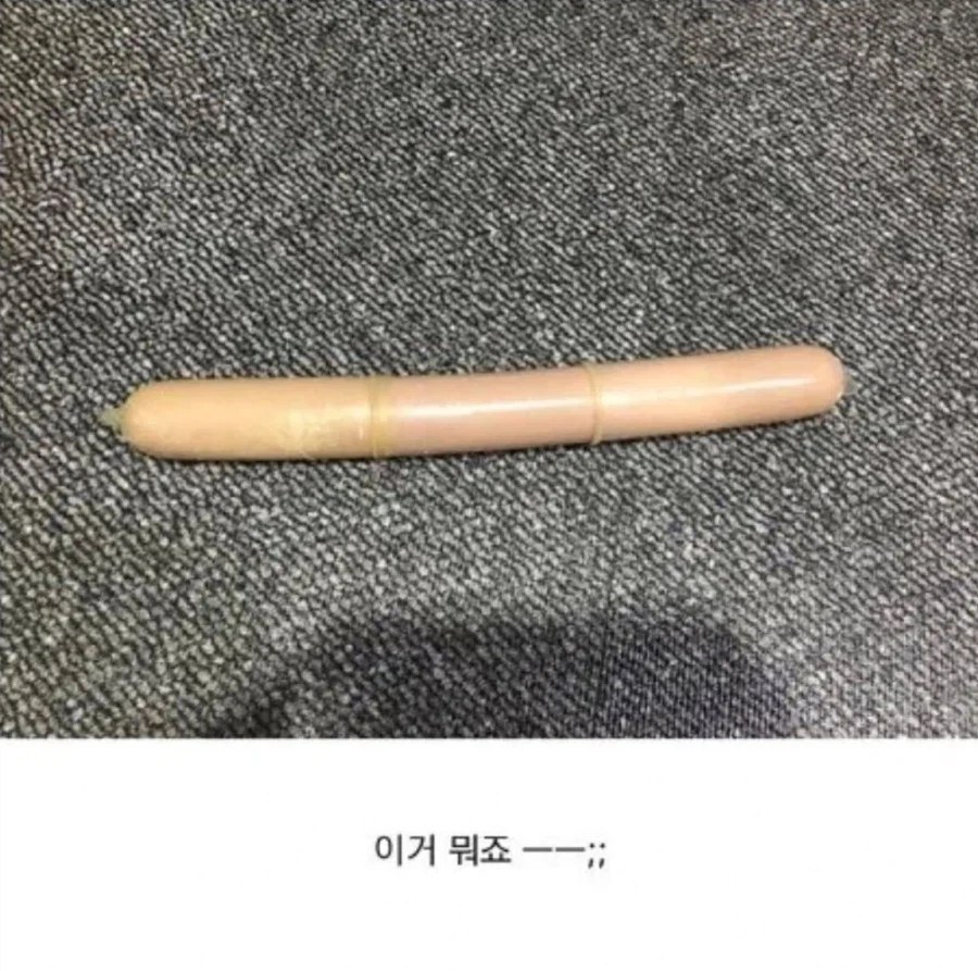 여자 손님 두 분이 대실하고 간 모텔의 잔해.jpg