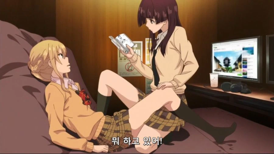 두 명의 미소녀