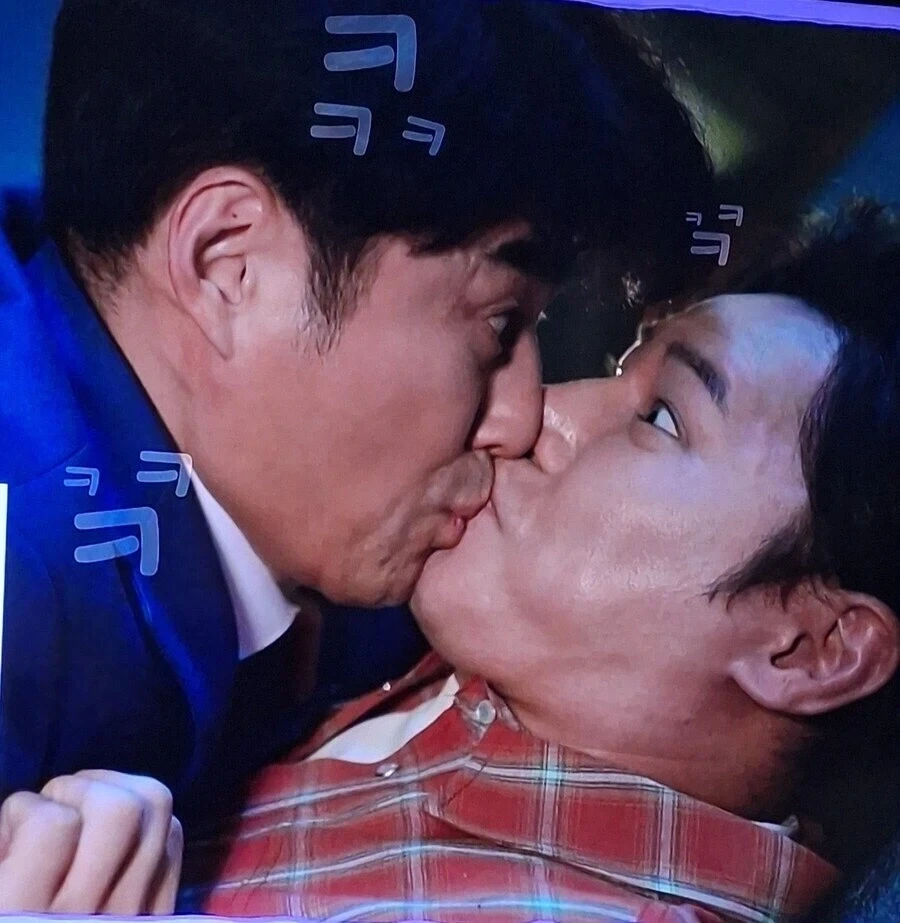 소년들 경기 도중 와랄랄랄 첫키쑤 - 이미지 6