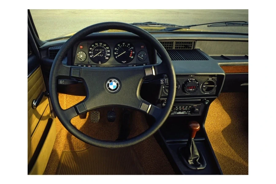 다시 보는 옛날 BMW 5시리즈 - 이미지 13