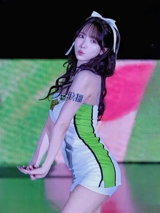 성관계 영상이 떠돌고 있는 현직 치어리더 - 이미지 6