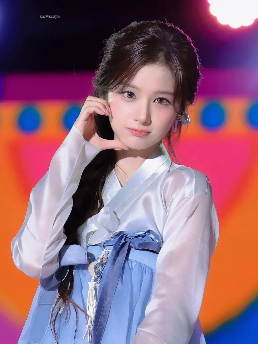 한복 설윤...