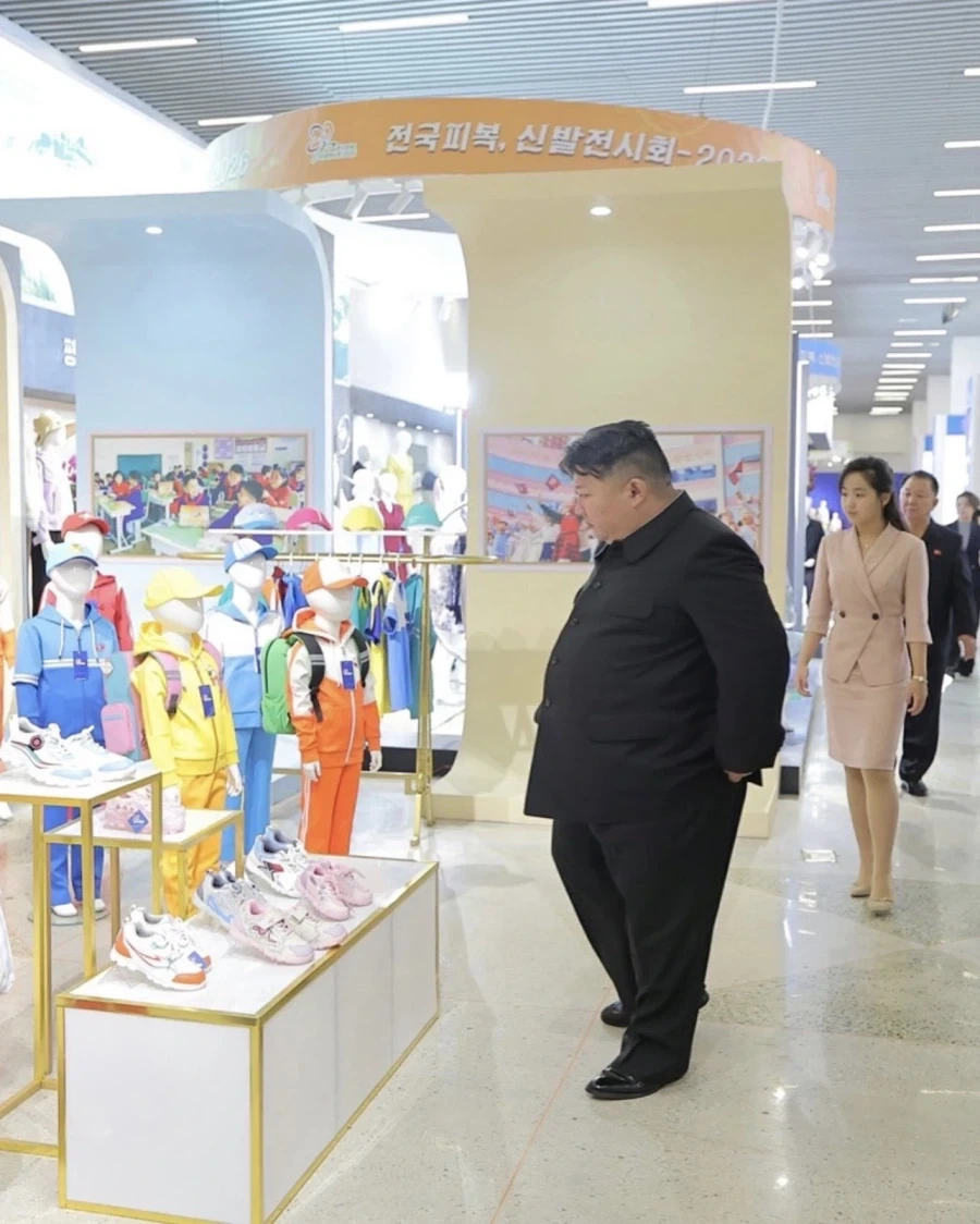 김정은 이 새키는 왤케 ㅈ같이 생겼냐?