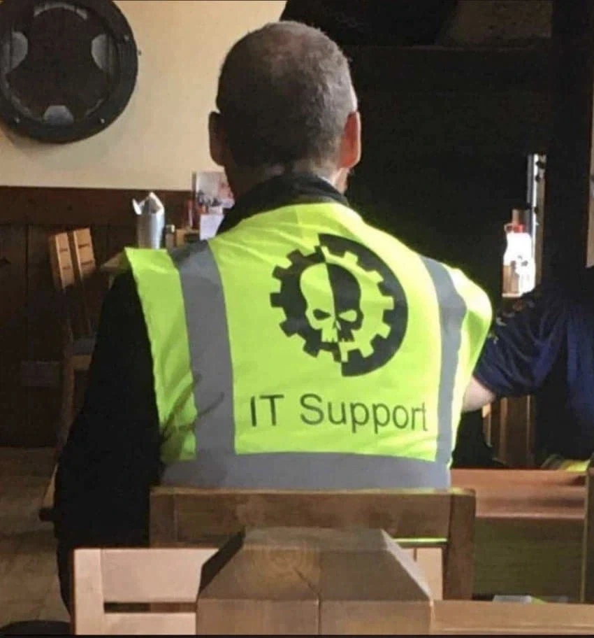형광조끼 입은 IT Support
