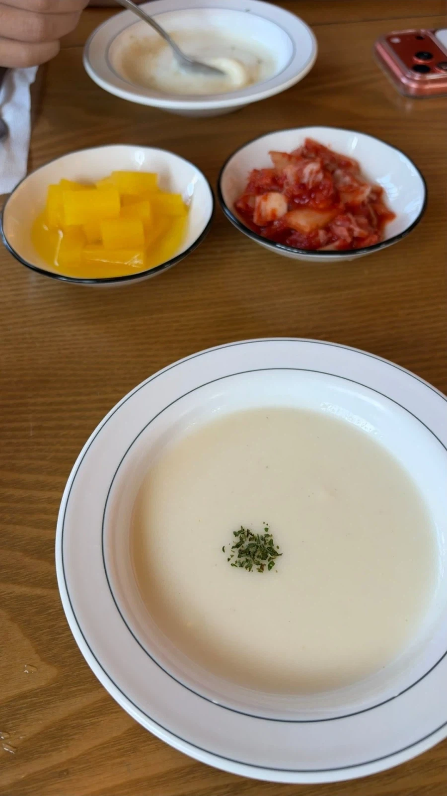 아직도 살아있는 경양식집 - 이미지 3