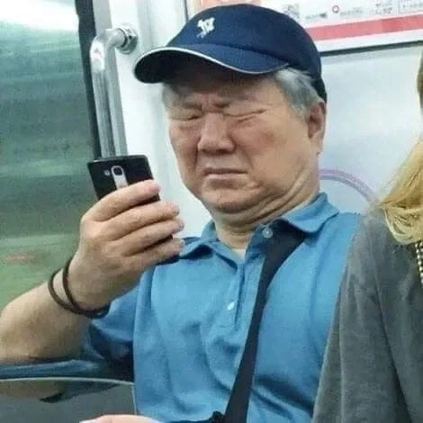 "아니 어르신 왜그리 슬픈 표정을 하고 계십니까"