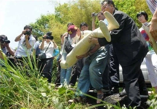 뺑소니 교통사고로 사망 후 버려진 초등학생에게 총상이 있던 이유.jpg - 이미지 8