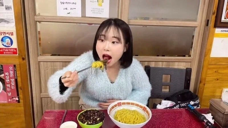 호불호 없는 짜장면 먹방