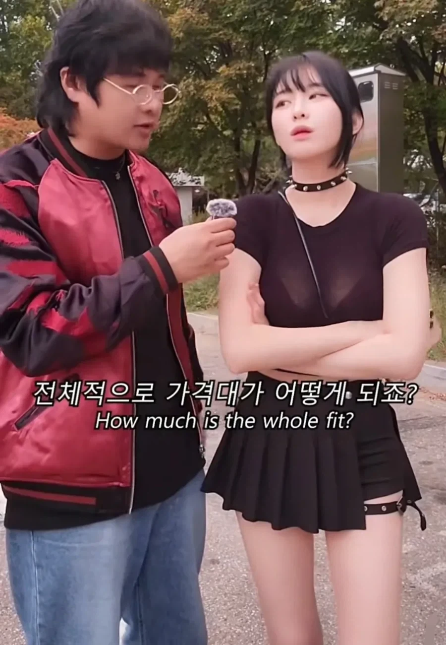 100만원 가치의 옷을 입고 다니는 여자.jpg