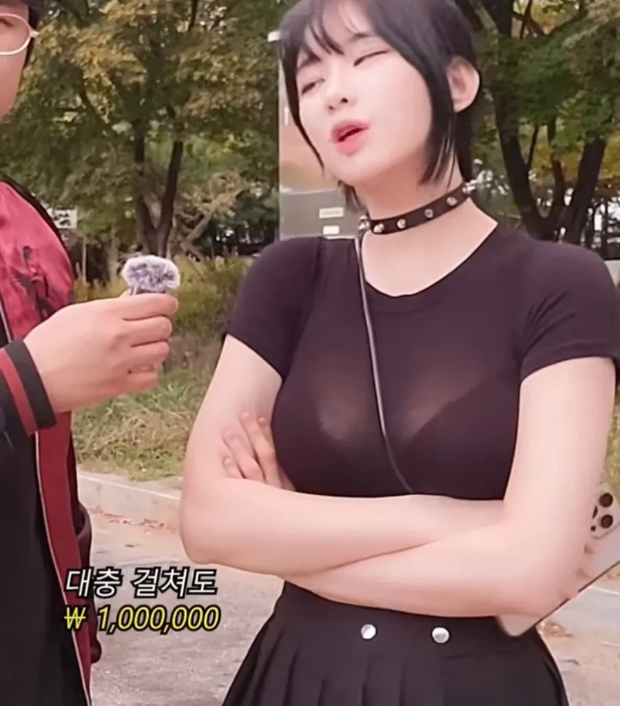100만원 가치의 옷을 입고 다니는 여자.jpg - 이미지 2