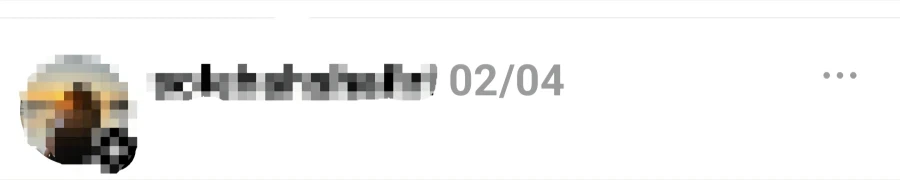 중학교 졸업식날 졸업생들 물건을 압수한 선생.jpg