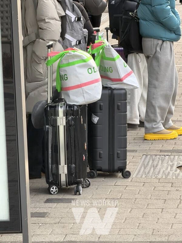 한국 관광온 외국 여자들이 꼭 들고 간다는 것.JPG - 이미지 13
