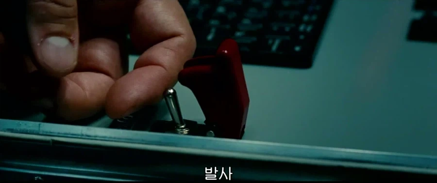 세계 각국들이 핵을 쏘는 영화 - 이미지 14