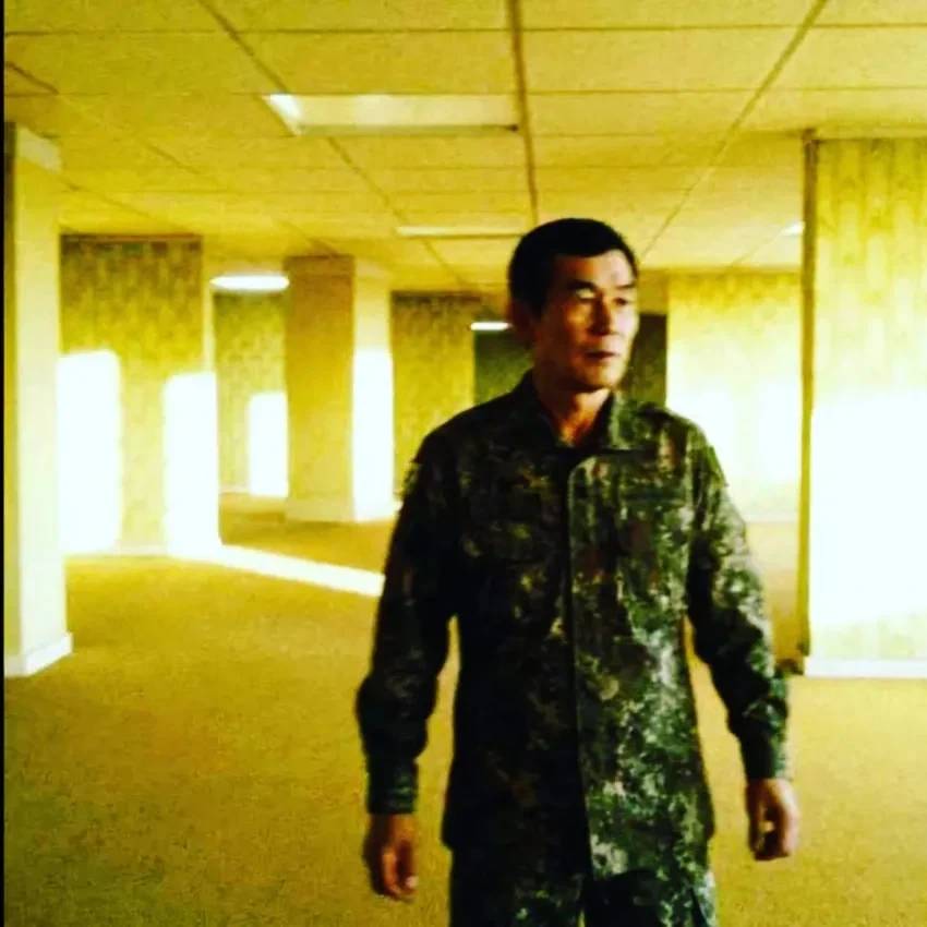 백룸에 떨어진 행보관.jpg
