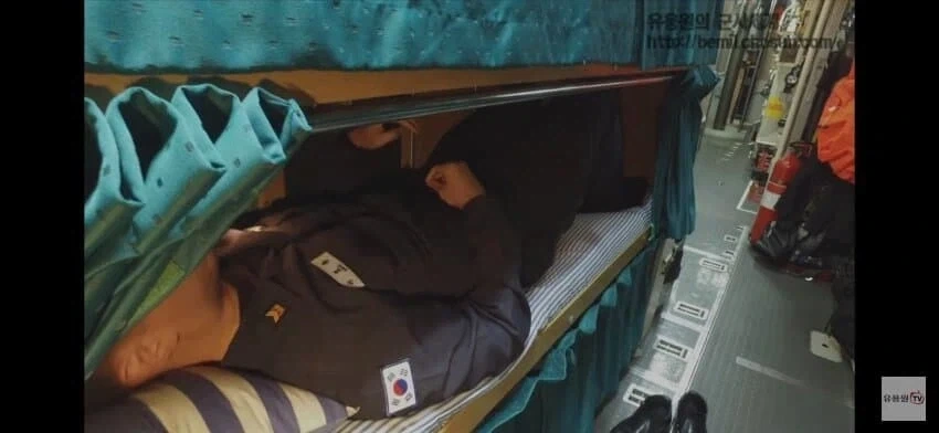 국가별 전투함 승조원실 비교 - 이미지 8
