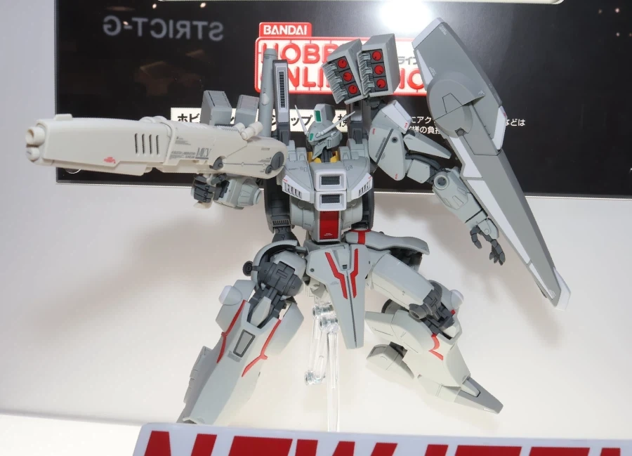 MG 건담 Mk-Ⅴ 연방 컬러 도쿄점 전시 사진